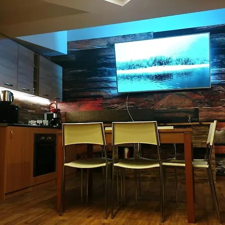Boutique & Artistic 3 Bedroom Apartment. パンポロボ